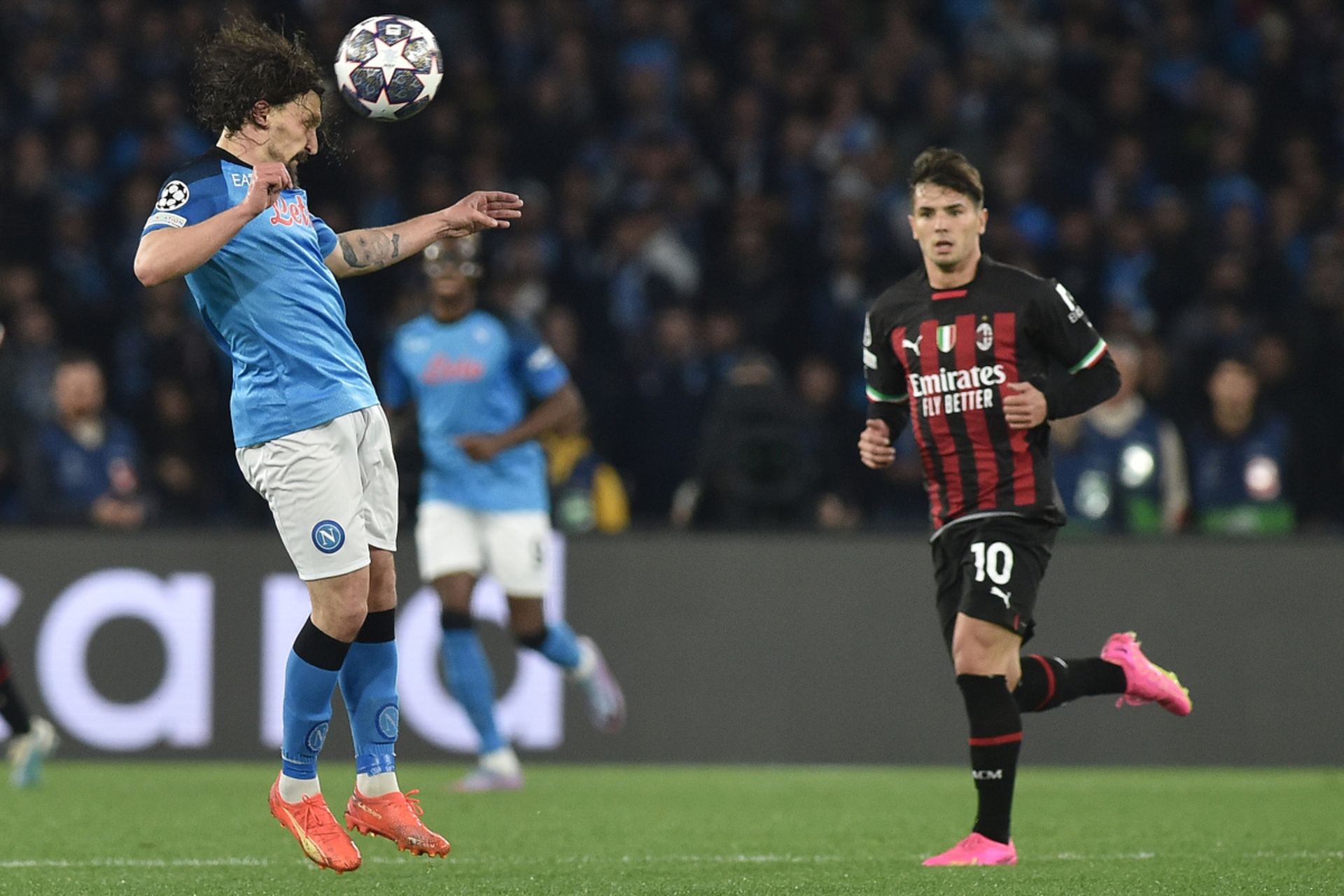 包含AC米兰客场战平,延续不败记录的词条 包含AC米兰客场战平,延续不败记录的词条