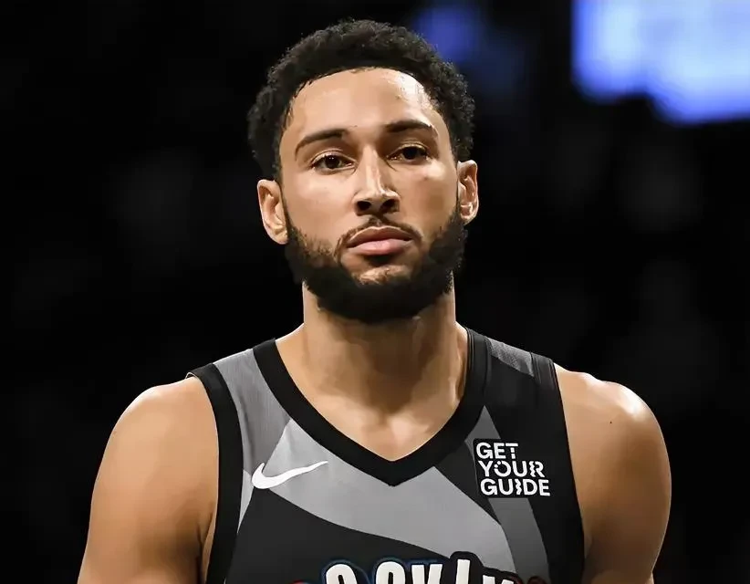 人轻取篮网西蒙斯展现全能实力引领球队取胜 人轻取篮网西蒙斯展现全能实力引领球队取胜