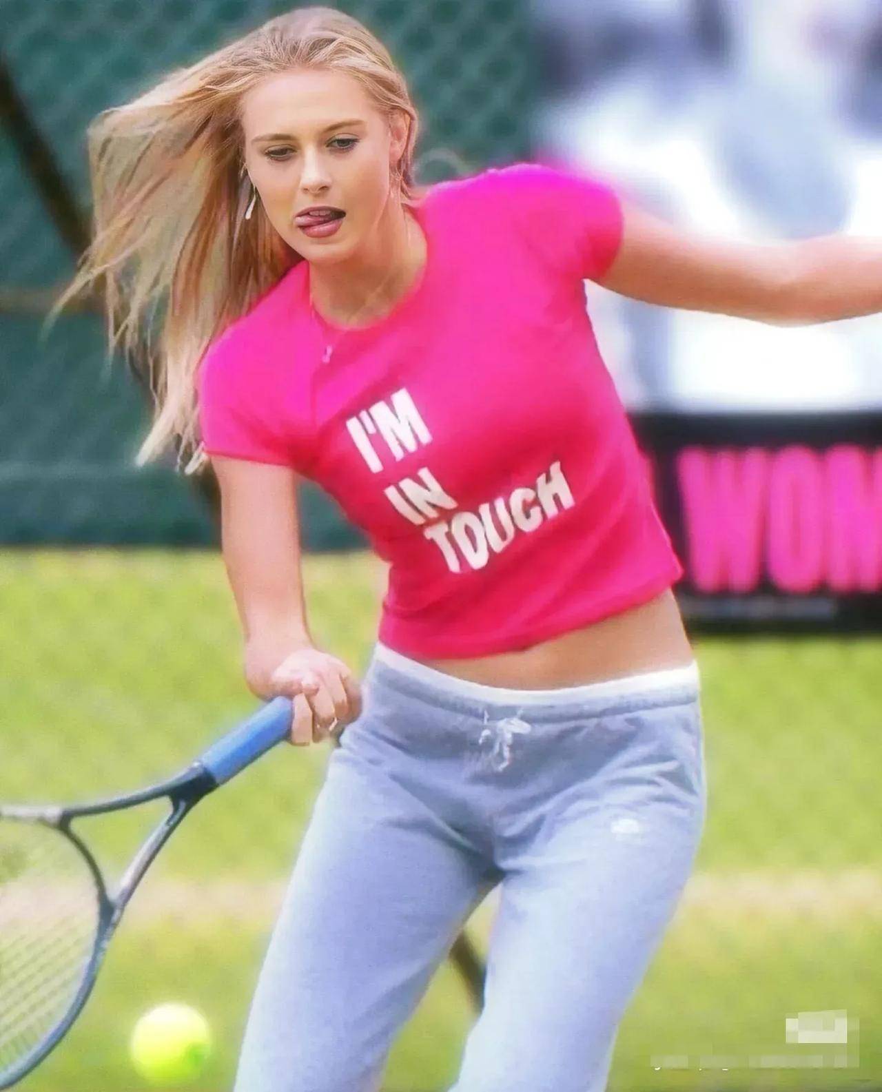  莎拉波娃回归赛场，赛况扑朔迷离首场状态亮眼，快船观众沸腾！